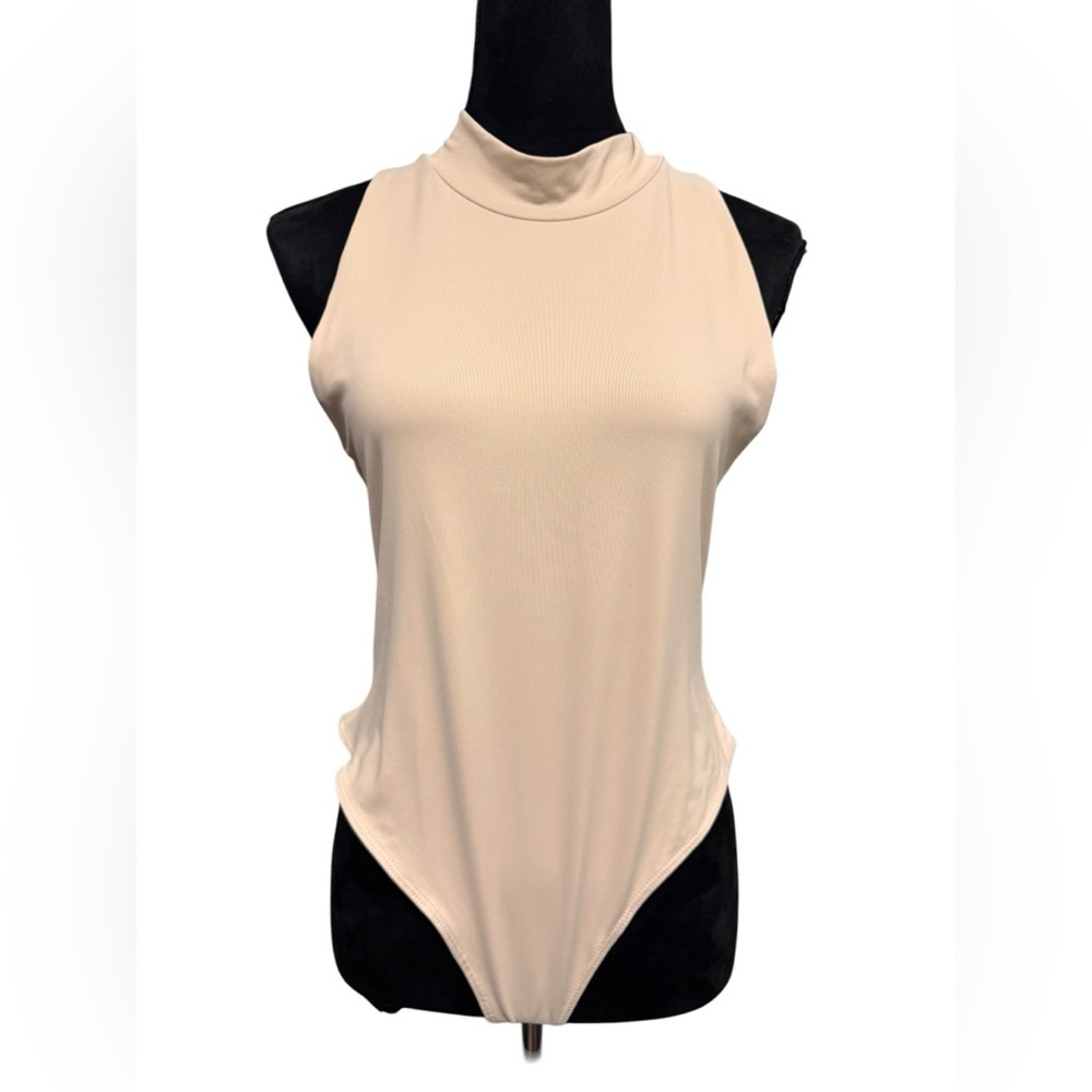 House of Harlow Sleeveless Turtleneck Bodysuit Top Cream